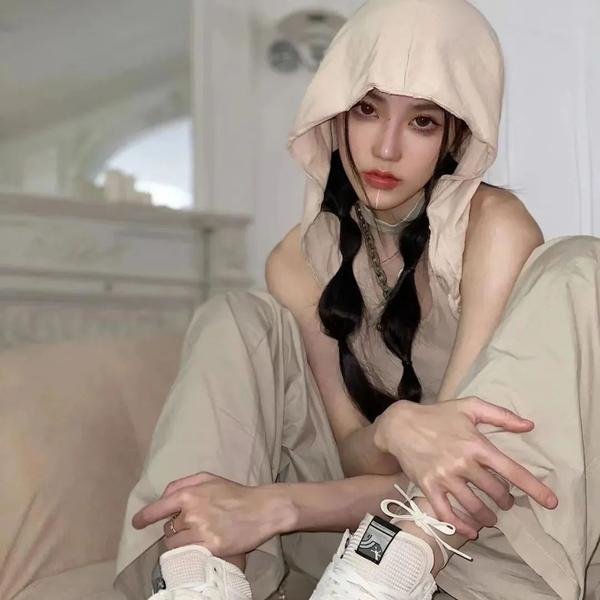 鱼跃在花见
